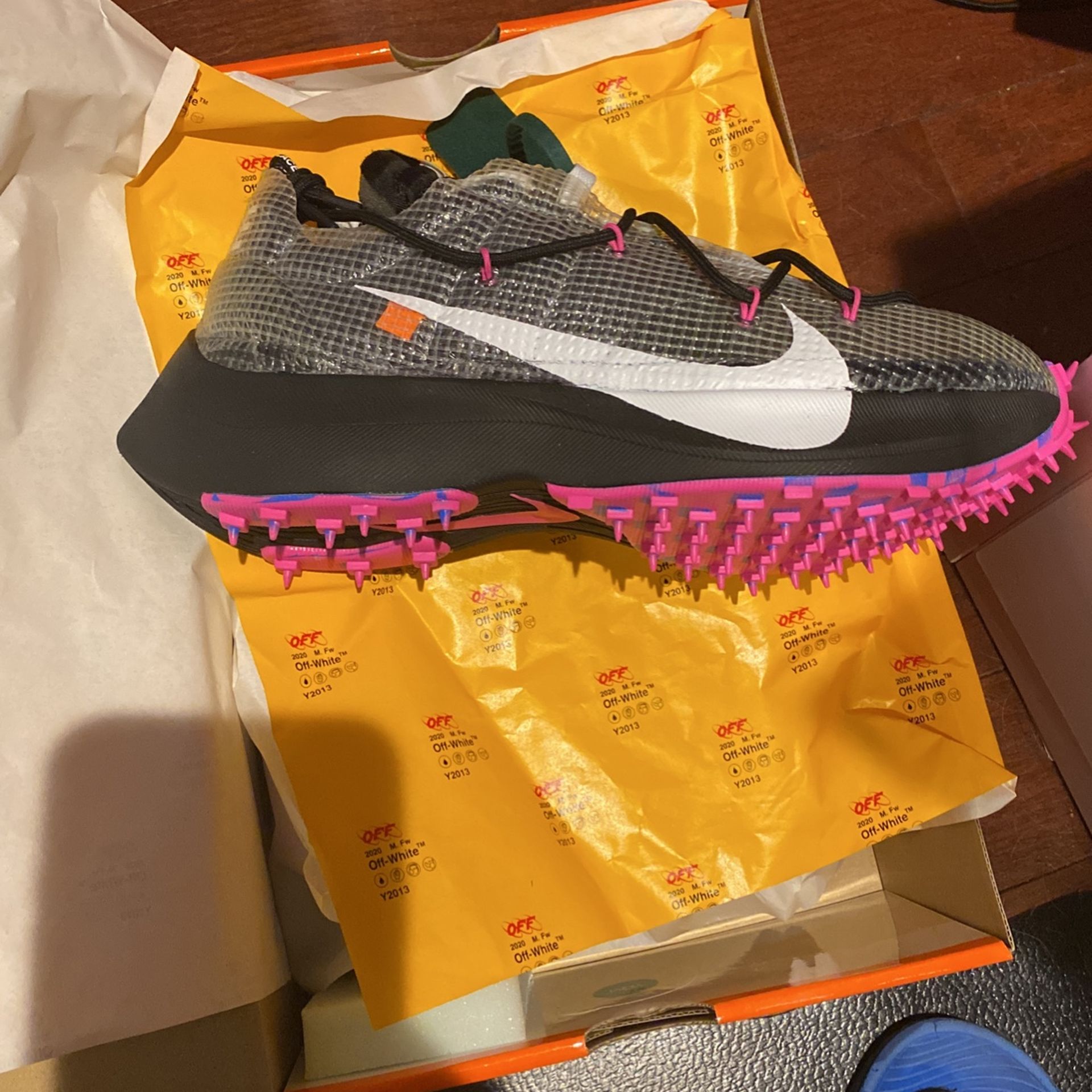 Dead stock Nike Women’s Vapor Street Off white Size 10