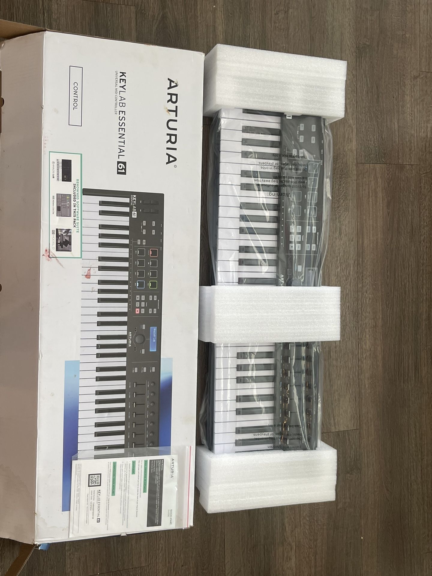 Arturia Keylab Essential 61 Universal Midi Controller.