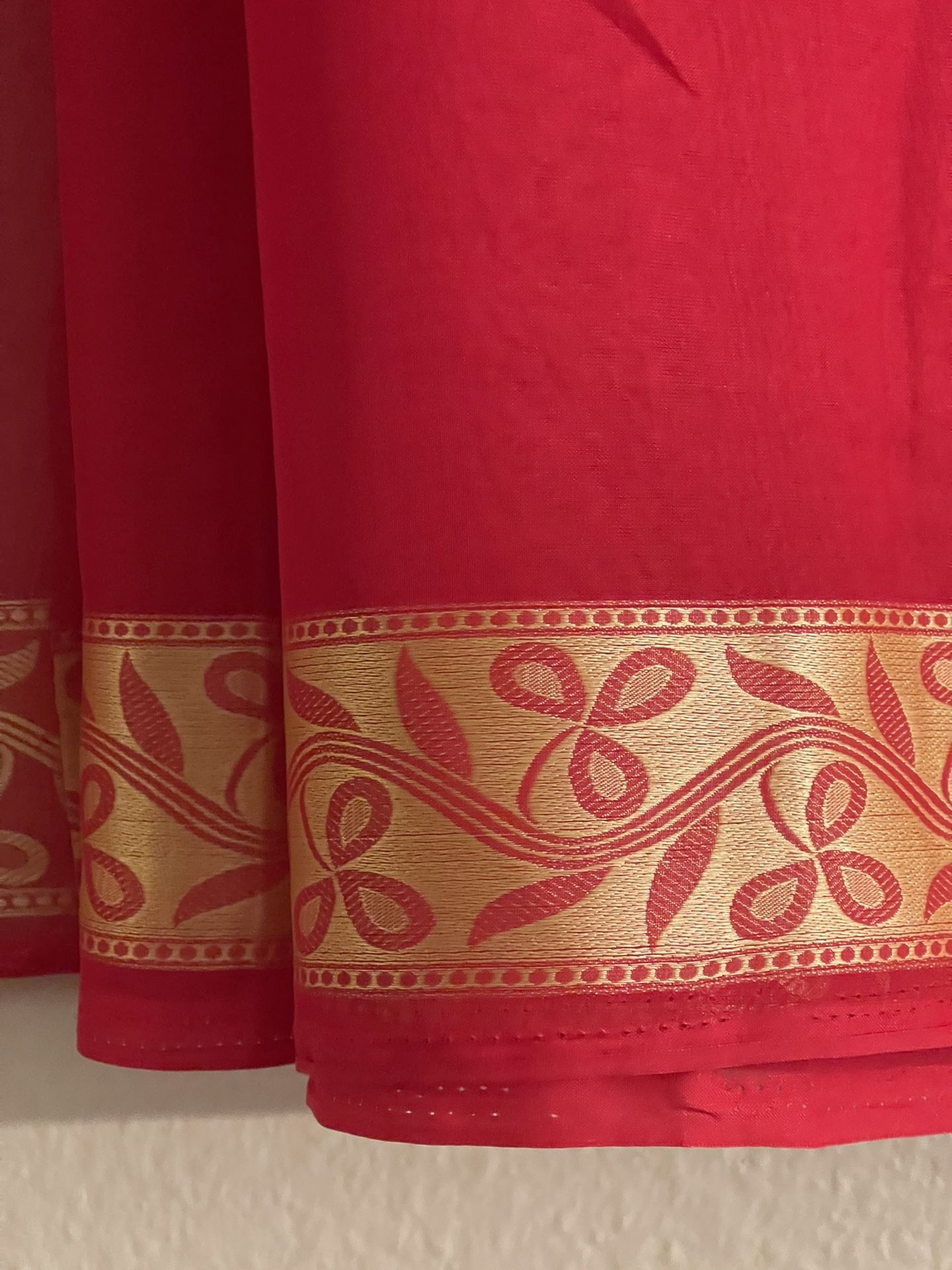 One Side Gold Margin Red Fabric