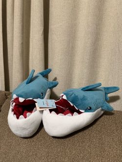 NEW Cat & Jack YOUTH Blue White Shark Slippers Size S (13/1)