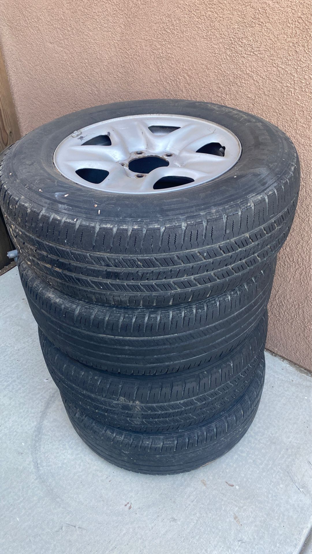 Free wheels and tires