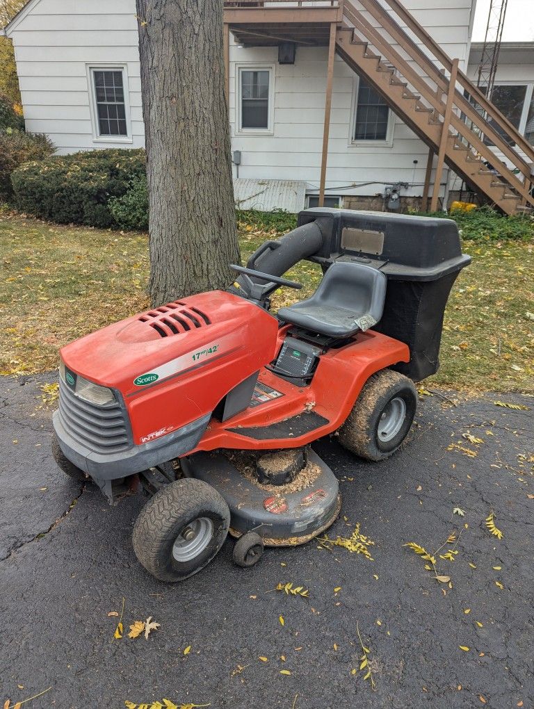 Scott's Riding Bagger Mower