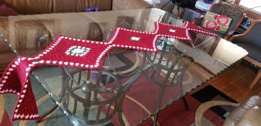 Glass 6 person Dining table.