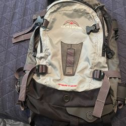 DAKINE Vertex Men’s Day Hiking Backpack