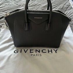 Givenchy Medium Antigona Bag