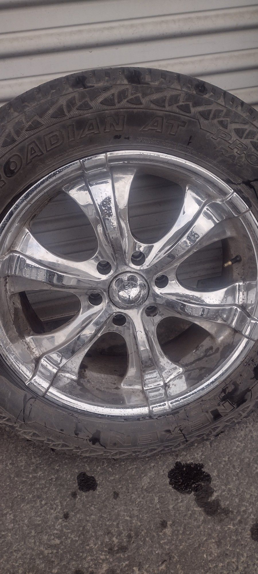 20 In Chrome Rims With Good Tires Chevy 6 Lug