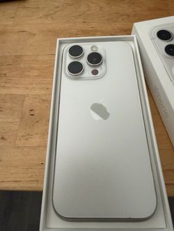 iPhone 15 Pro 256GB White Titanium – Factory Unlocked – Excellent Condition