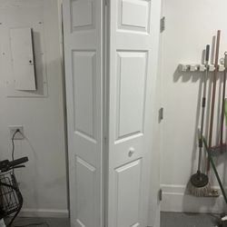 White closet door Used 