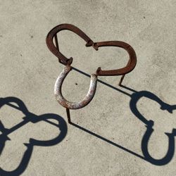 Home Made Horse Shoe Fire pit Cooking Pot Stand