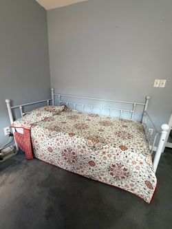 Moving Sale! Daybed