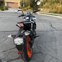 2022 KTM Duke 200