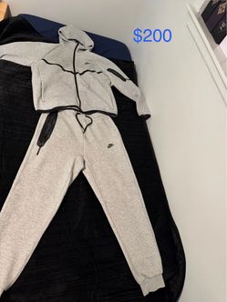 Complete grey/white Nike tech