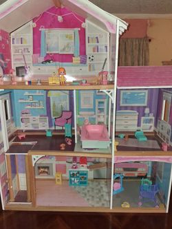 Se vende casita de barbie grande