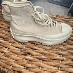 Converse Run star hike