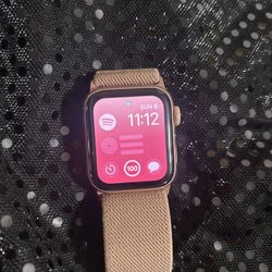 Apple Watch SE 40 MM 2nd Generation