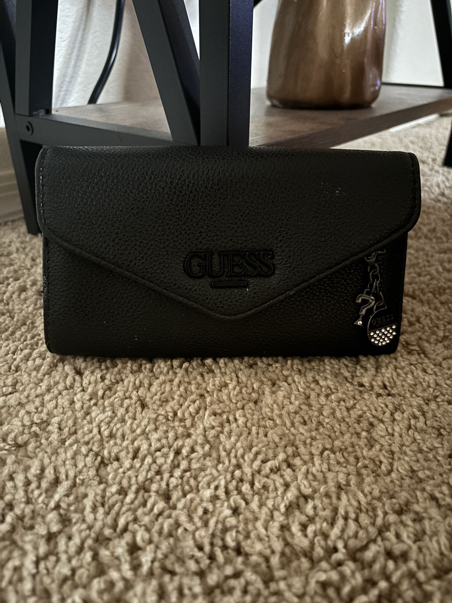 GUESS Wallet