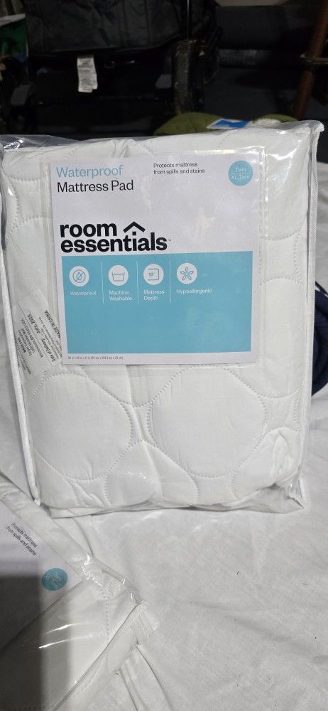 NEW Twin/XL Twin Waterproof Mattress Pad