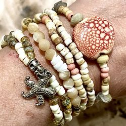 SET OF BEACH THEMED STRETCH BRACELETS