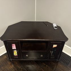 Corner Table 