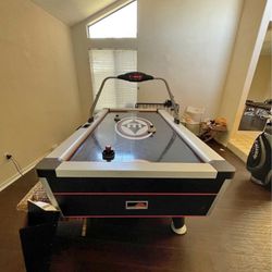 Air Hockey Table