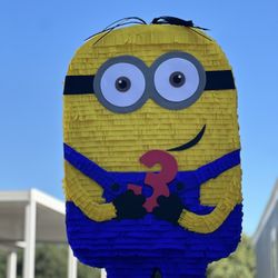 Minion Piñata 