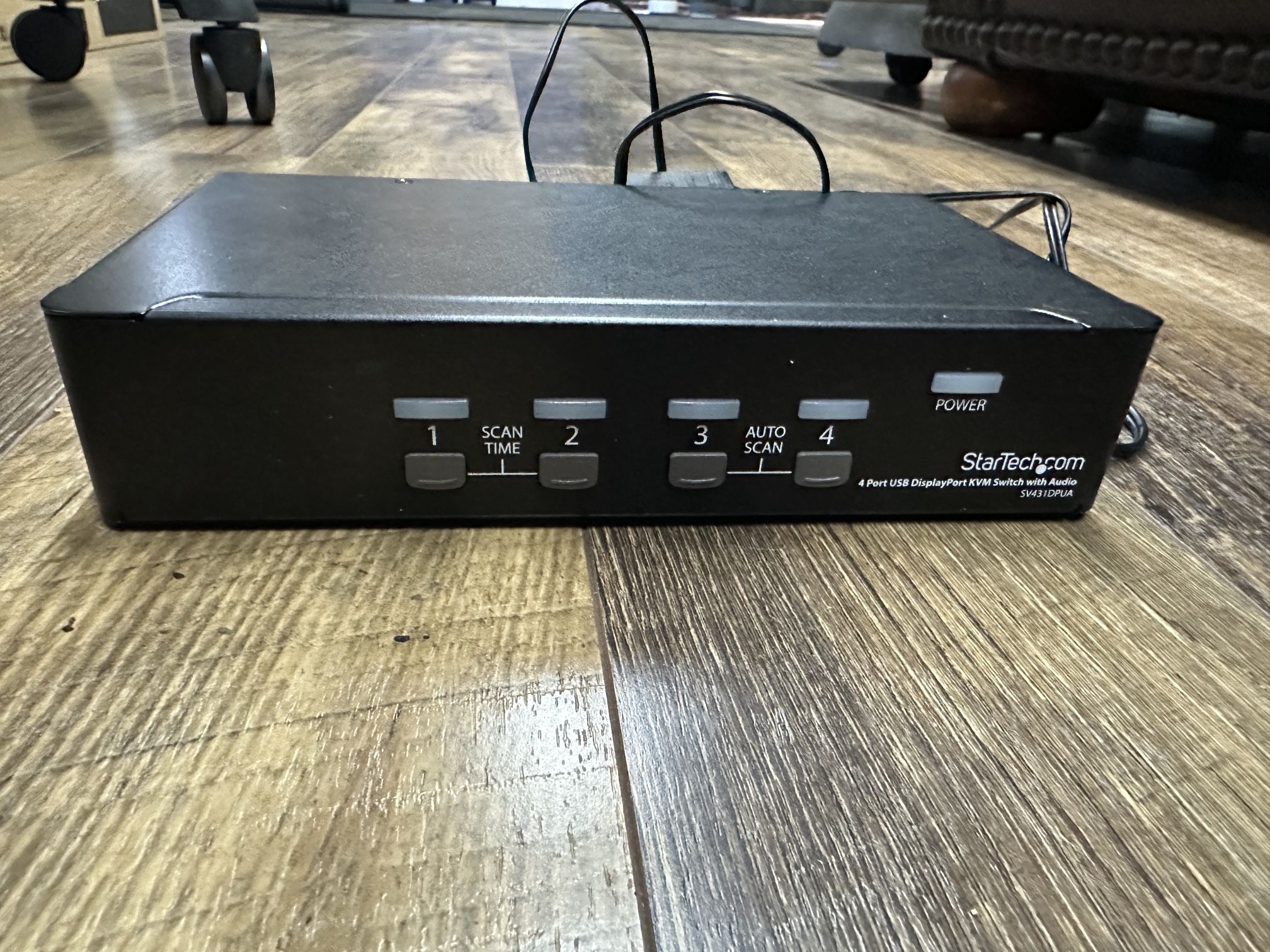 4 Port USB DisplayPort KVM Switch