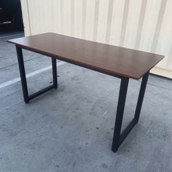 New In Box 55x24x30 Inch Tall Computer Desk Reddish Brown Tabletop And Black Steel Frame Office Furniture 