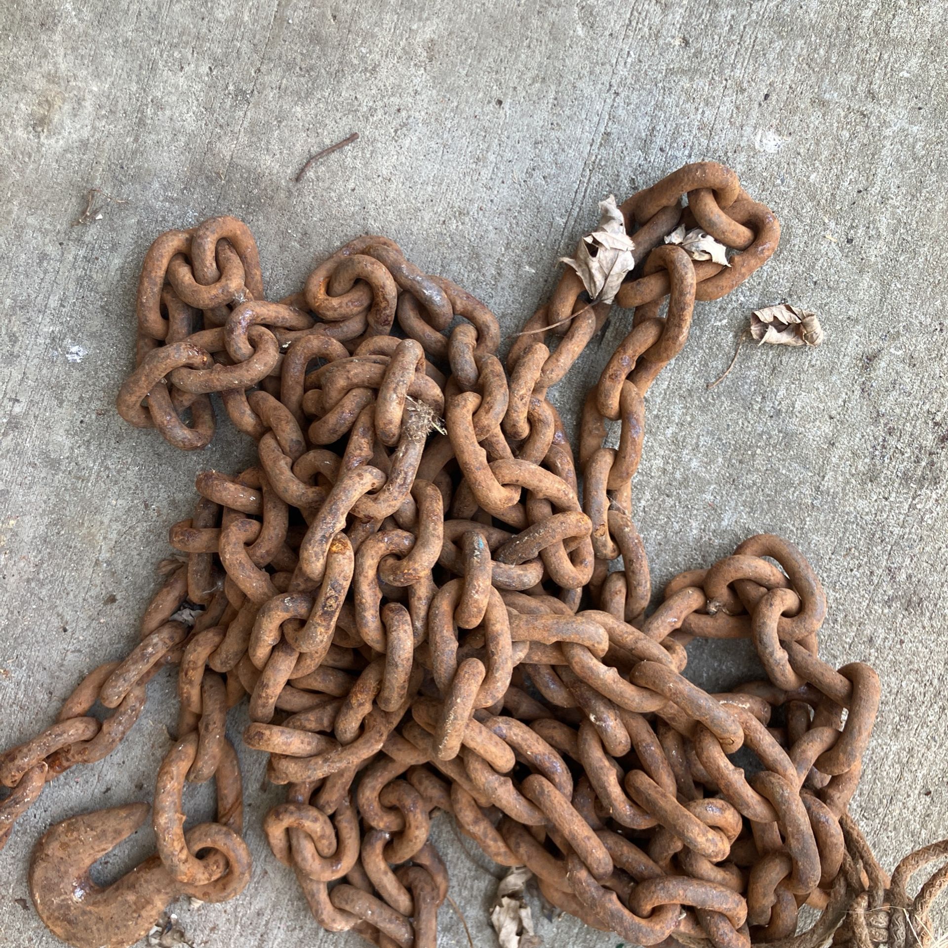 Tow chains