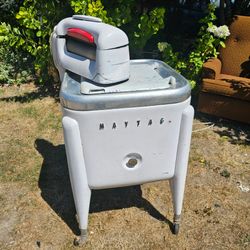 "Vintage Maytag E2L Wringer Washer - RUNS GREAT!"