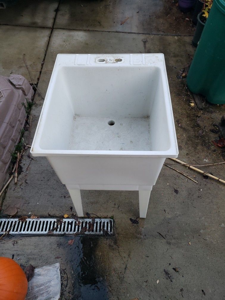 Laundry/utility Sink/tub