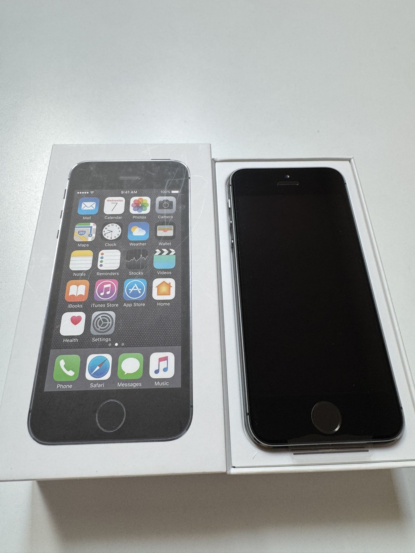 Black iPhone 5S 16gb Unlocked 