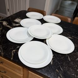 Like New Corelle Set Of 8 Dinnerplate And 8 Salad Plate 