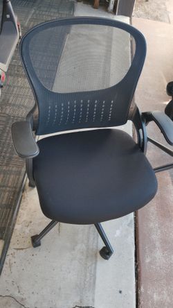 Black Mesh Back Office Chair with Wheels