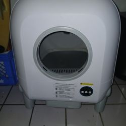 Self-Cleaning Cat Litter Box