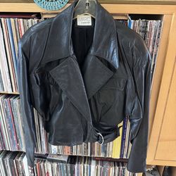 PRICE DROP:Andrew Marc VTG NW/OT Black LAMBSKIN LEATHER Cropped Belted JKT, M