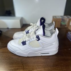 Jordan 4 Retro Metallic Purple 