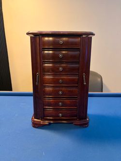 Jewelry box (NEED GONE)