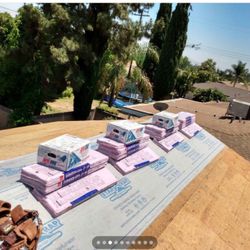 Estamos A Sus Ordenes Para Aser Todo Tipo De Roofing A Muy Bien Presio Y Muy Buen Trabajo Garantizado
