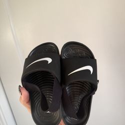 Toddler Nike sandals 