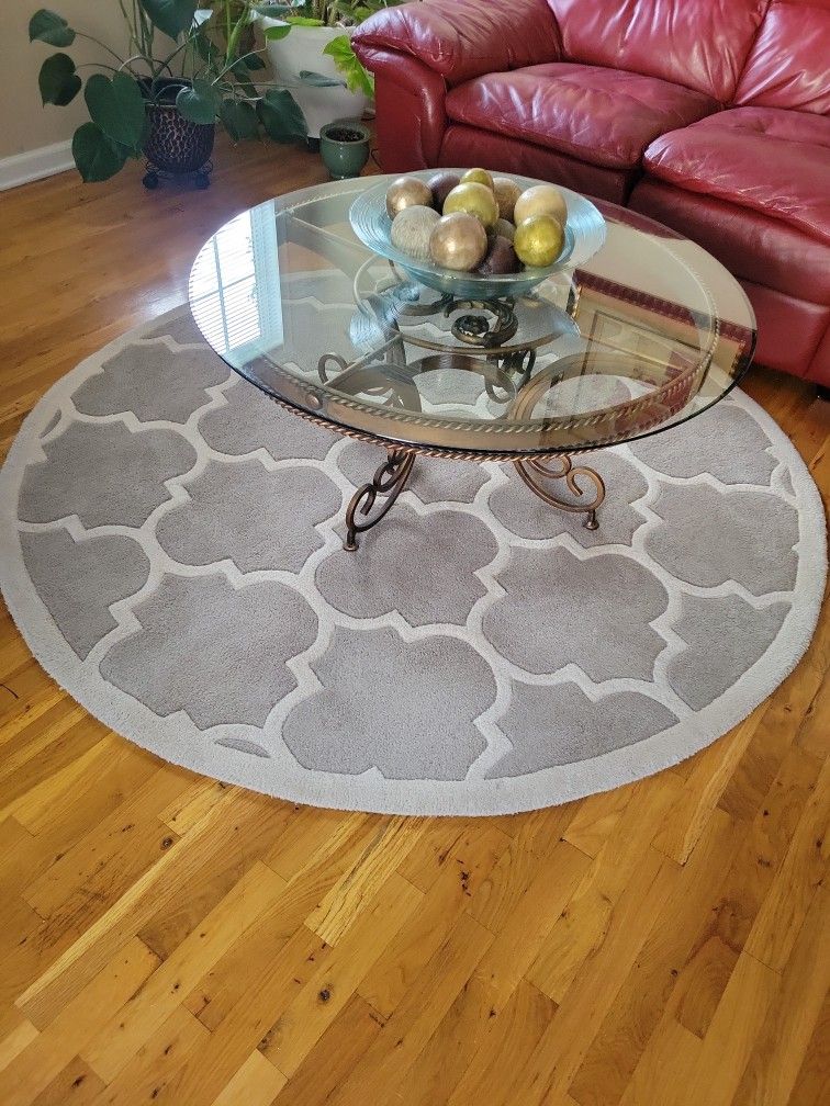 Gorgeous Round Rug