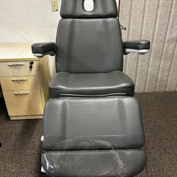 Spa Nuna Spa /Tattoo Chair