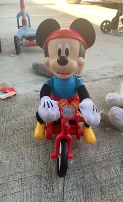 Mickey singing bike