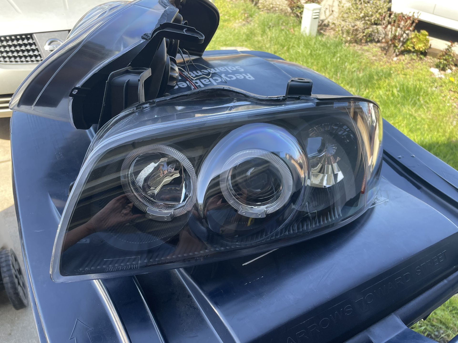 Used - 2004-2006 Nissan Sentra Halo Headlights
