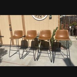 Lue Bona Bar Stools 