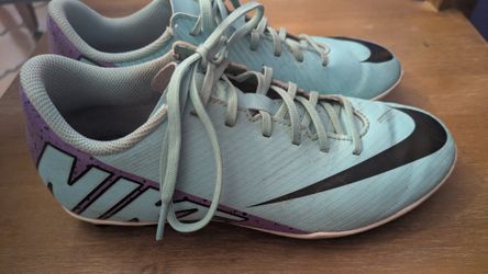 Nike Soccer Cleats Size 6