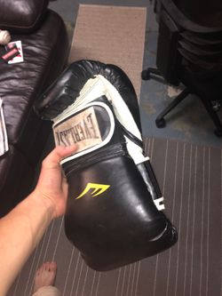 Boxing gloves