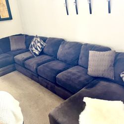 7 Seat Sectional Couch $600