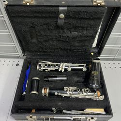 Bundy Resonite by Selmer Clarinet 