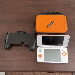 Nintendo 2DS XL bundle.