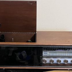 Sylvania Solid State Record Player And Radio model cS15W